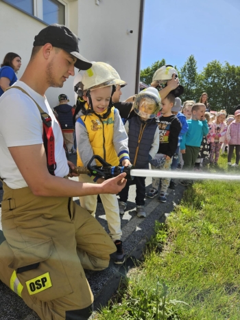 3ca9e30a-e99f-4b04-9bb3-c9833cfb95d5