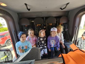 7ee48e30-76b0-4941-86b6-7d78b3d816c8