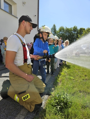 9ea6d9c9-e153-46b6-ba28-63e6ffc92a27