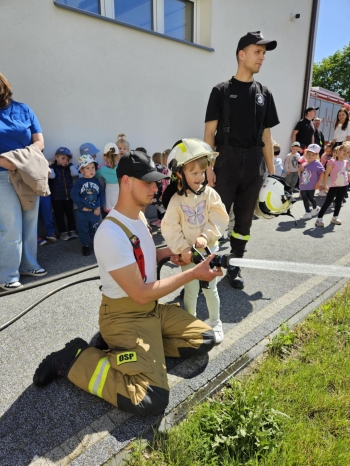 82aea2f8-491d-4ac4-9241-1d3b134b0b01