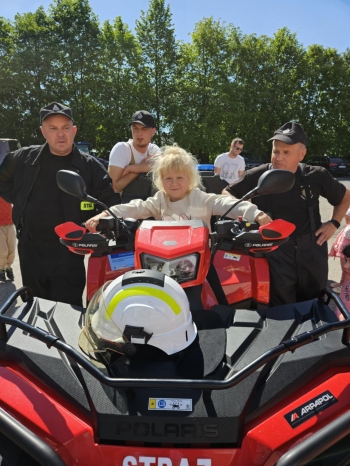 a5a178f2-0f6d-48c1-bf33-14f76a015214