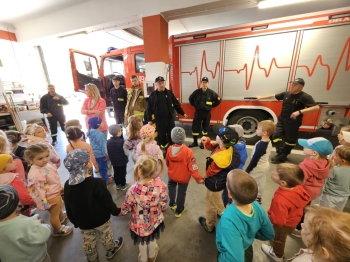 e16f266d-216e-4f15-811d-24d337d36848