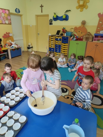 25b5f386-9811-44f3-9b99-7445837eb125