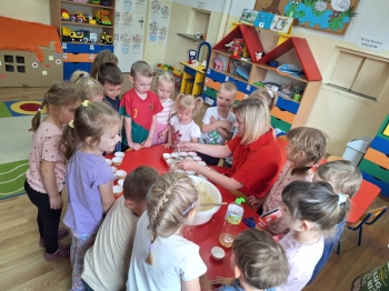 77b55742-58d9-4c85-bf80-9b9b8a1abeaf