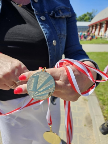 2e719725-db56-4a2f-a2ad-6fdc8b51de6a