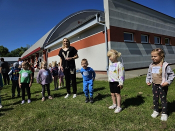 3acbd60d-59b5-4342-9d11-f38397dc079f