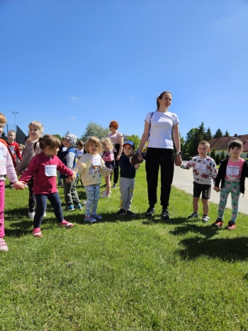 7b8d2978-4c39-476b-8552-c33105efd65a