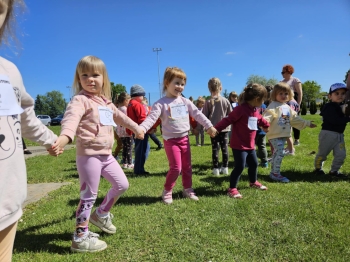 f1f20cef-6ac1-445f-8ed4-b833787593a8