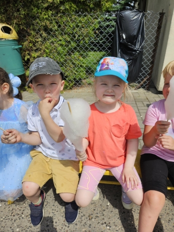 07ef7ee5-94c8-4e6c-8d45-17a070317a39