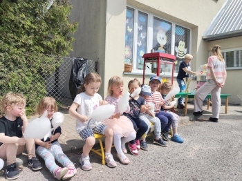 60dd92c1-2c50-4ba0-b5a5-8a7d74ae0a05