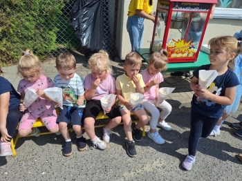 956b0121-1135-4634-bb3a-219e9be5a753