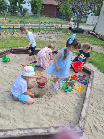 c1e0706f-02dc-471b-9857-4884d5ef4073