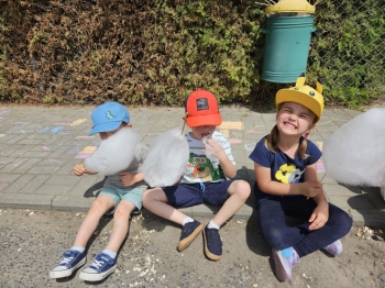 d8f57988-366e-439e-903a-af321aed5dd6