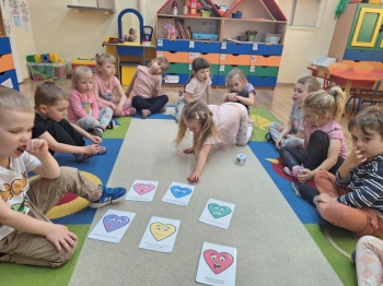 27952634-6796-4d49-b2fa-5b932c4ad5e7