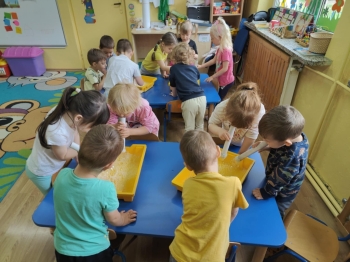 a8af1e32-6406-43b2-996c-2445d3d39d2a