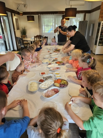 8cc72800-2925-4052-b0ec-ae6966a81903