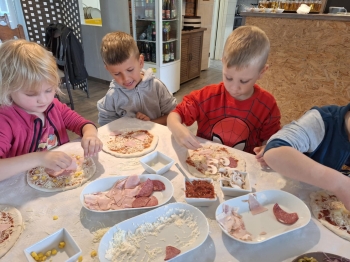 d7dc1408-c6c7-4e52-bd78-d8888c4edc49