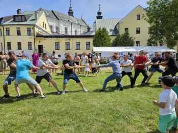 2c648bd7-b59f-482c-a3a6-3a16f254adc0