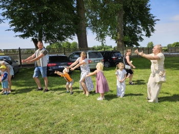 104b5c64-a442-4331-bdab-e2e300d45c9d