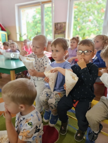 ae65902e-539c-46b4-a183-ecd4a629d991