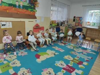 e9818a1c-beb8-42fd-adf5-07b45e6f5638