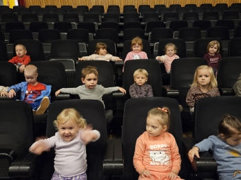 b208c602-7f82-4f0a-8782-602283060a9e