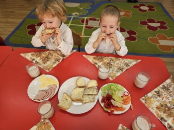 e0665054-9efc-4364-ab71-455d289d895b