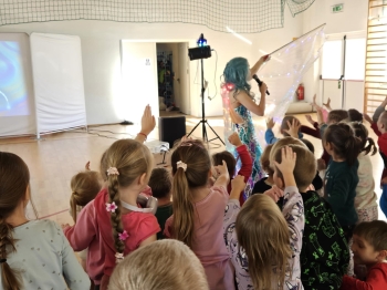 e2c88700-29f7-4f23-8a7f-b8648d6ef672