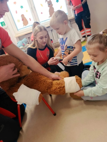 b7df5ef5-2da6-4d8f-88cd-c565546cc9d0