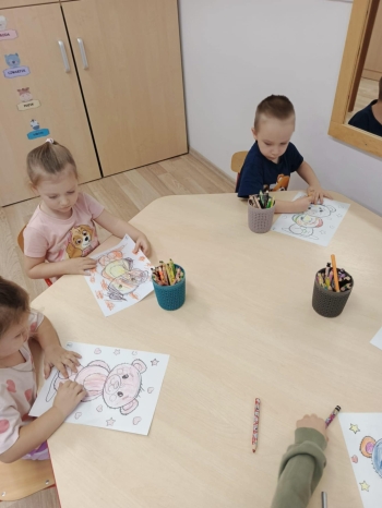 e3f19d53-24d9-4791-98b1-1211c3d91642