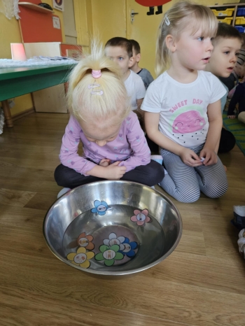 033de2ec-1a71-4f9b-a7a2-b16c021235e9