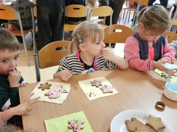 7c077d0c-cf2e-4281-9121-84702fb2334a