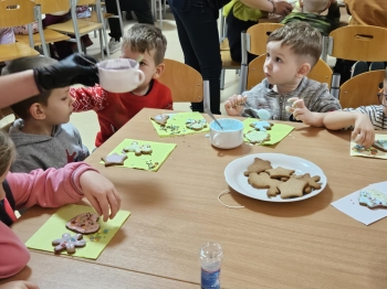 a9f55b76-a744-4fc1-b298-e87fc10c1e5d