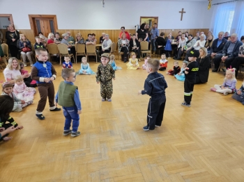 f259fc02-7473-4b69-aab3-35060a04ca39