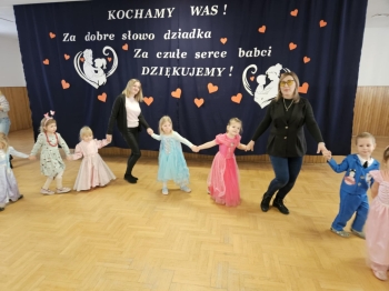 1ff64213-c9ce-4caf-8e30-8e135938d5ec