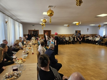 7f25bd76-907b-49b9-bdd8-c33d6ee44cad