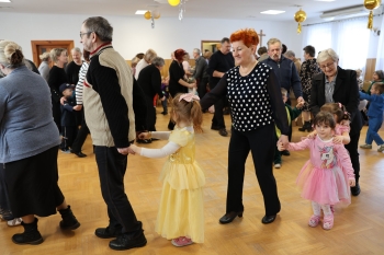 5cf84625-7f29-4284-90be-f38c4845fdb1