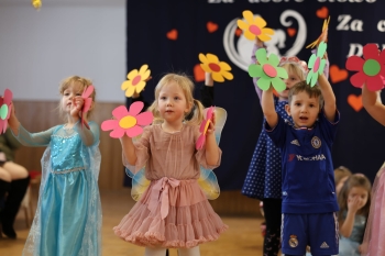 c7bc3f18-7e7d-4029-8c66-e6cf38fd718f