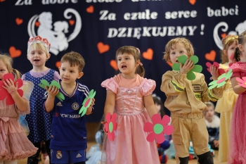 c32a0a8c-15f1-47f2-9826-50fe0bb8dfd5