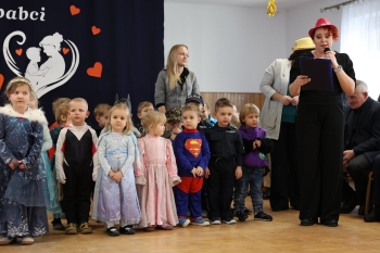 c2945dff-d9ed-446e-8675-f28029e43c1e