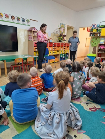 2c7a6a0c-f3e4-44d8-b135-211e5fd219a0